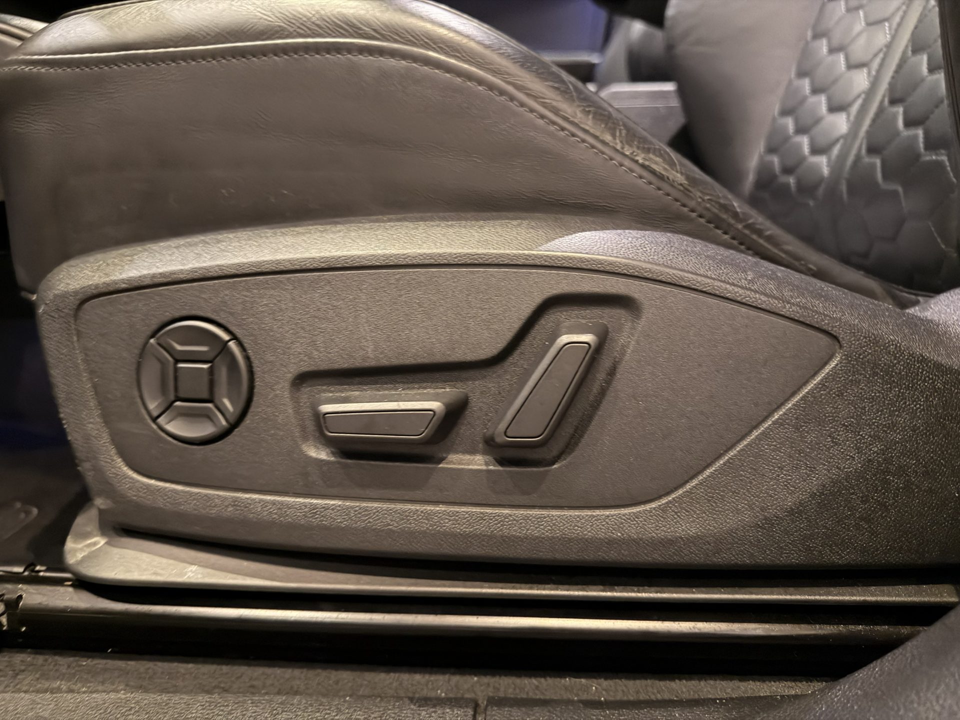 1785793973514-6-3.jpg