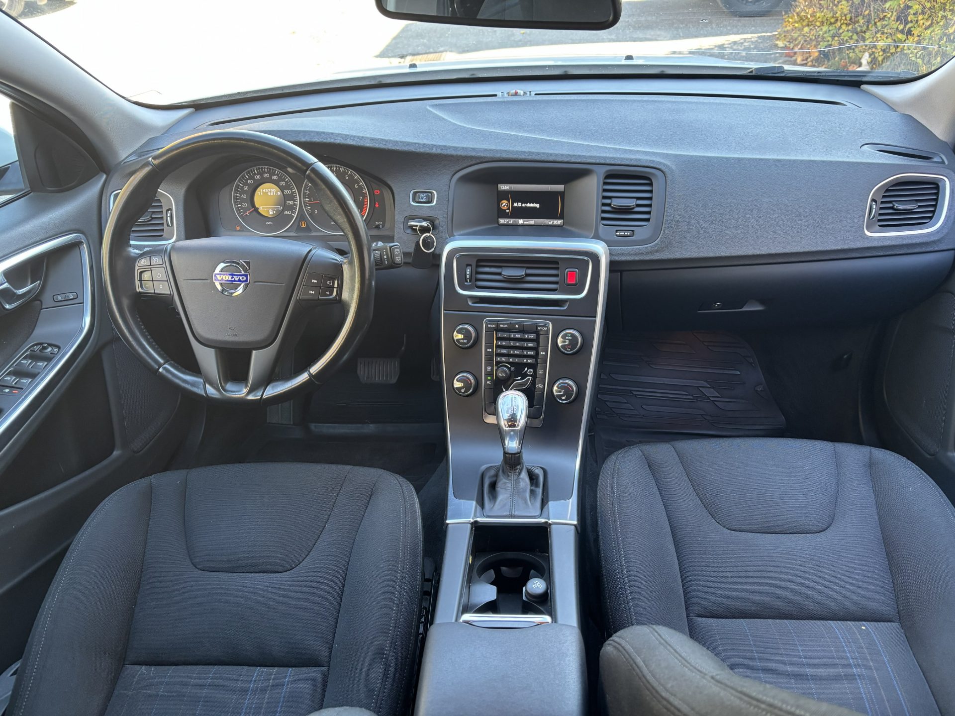 1793185129642-23-2.jpg